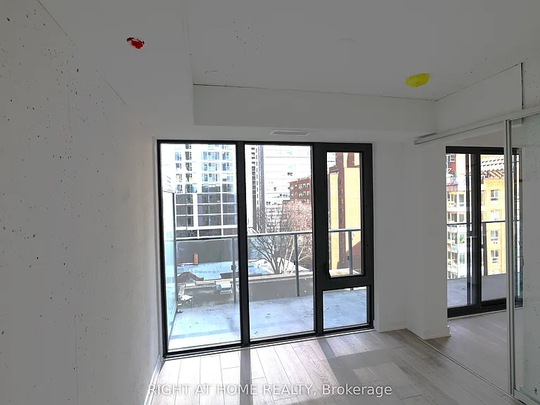 47 Mutual St #804 — Photo 13