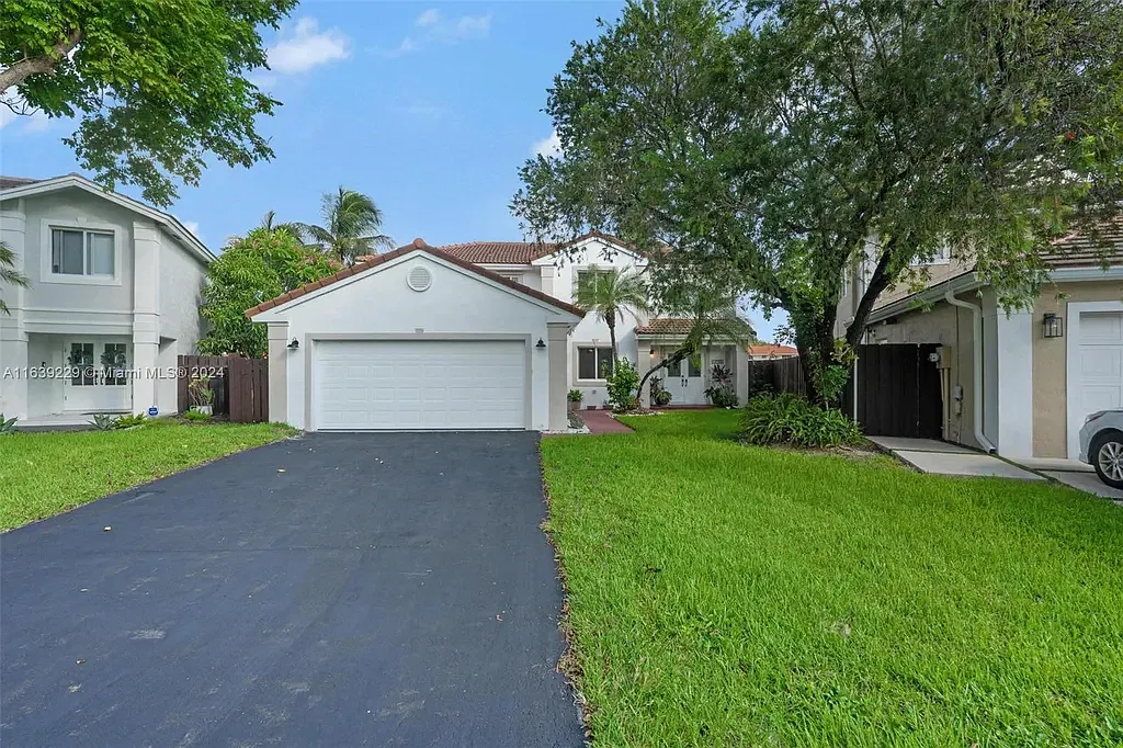 4 bed, 2093 sqft, $5,500 — Photo 1