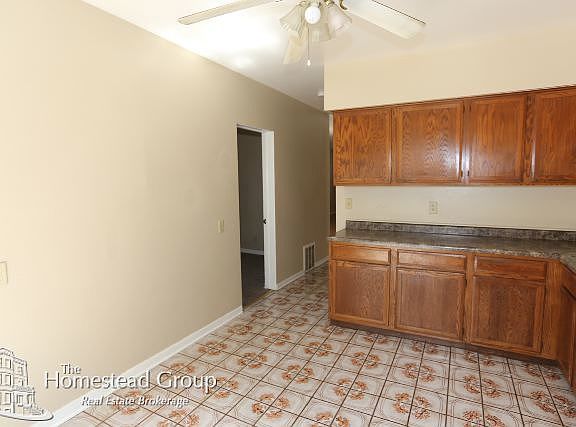 4th image of 2247 W Race Avenue # Fl 1ST
