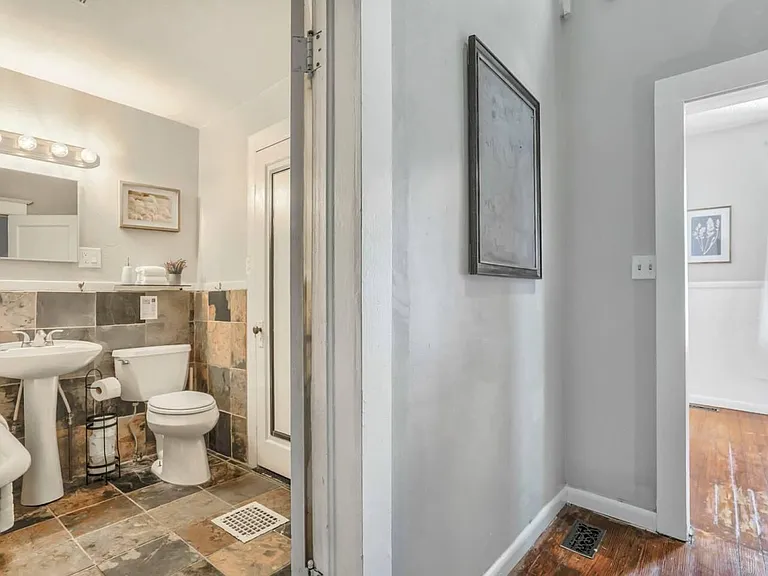 815 E Cache La Poudre St #A — Photo 39