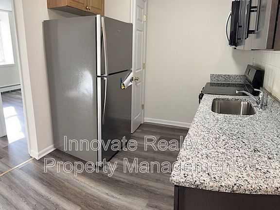 4th image of 29 E Logan Ave APT 9