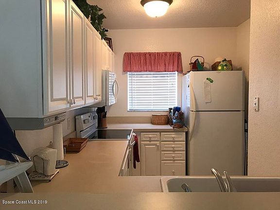 4th image of 145 Ocean Park Ln #15