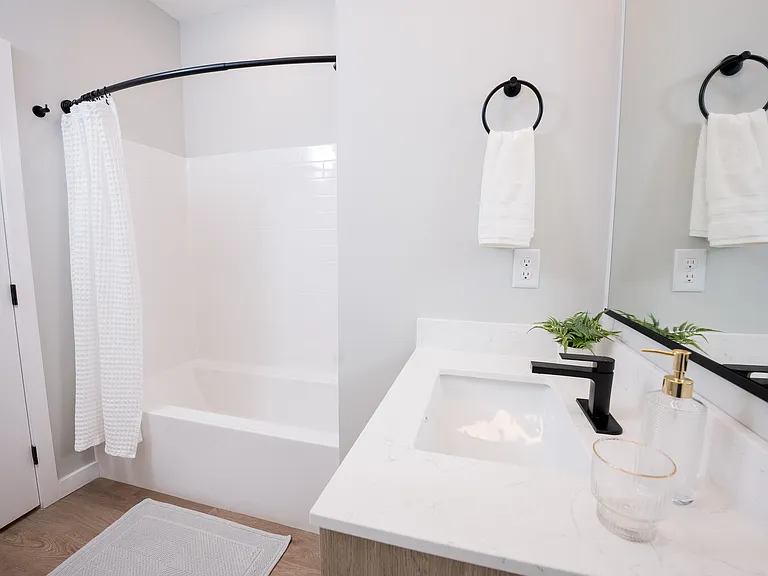 60 E Green St #506 — Photo 23