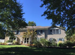 13 Glen View Dr, Ocean, NJ 07712