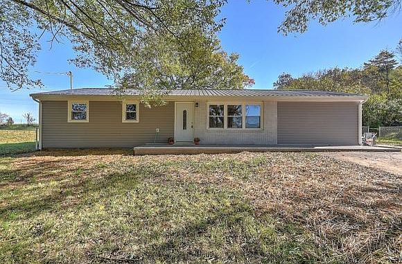 1st image of 152 Hillcrest Cir