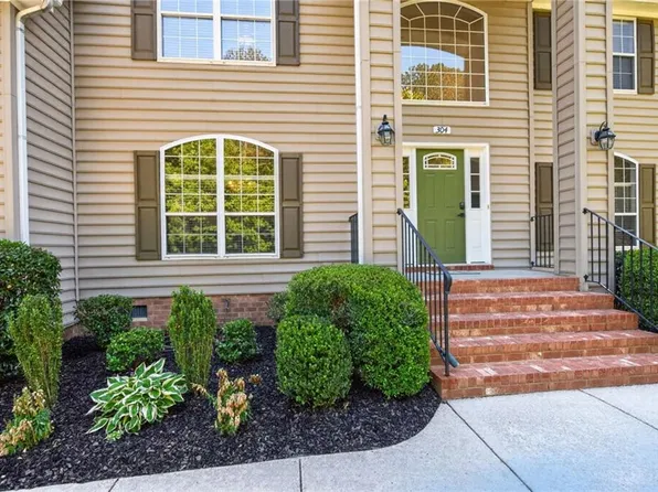 304 Wellington Cir, Smithfield, VA 23430