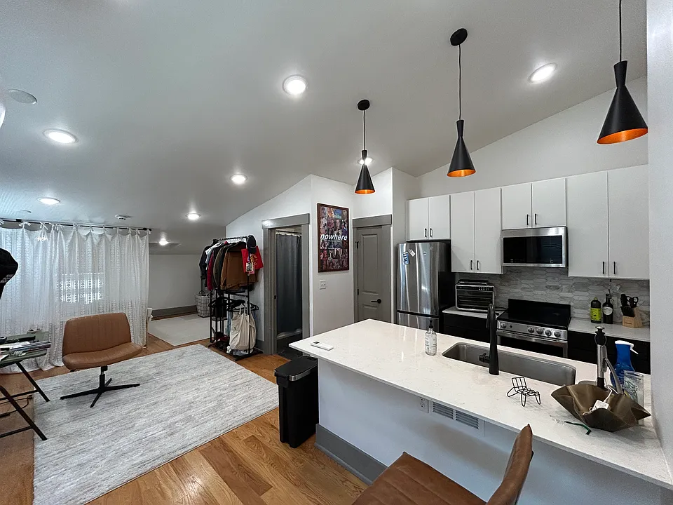 1725 Elm St #10