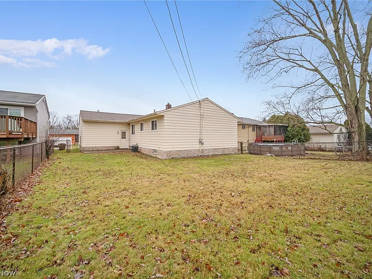 15067 Rochelle Dr — Photo 27