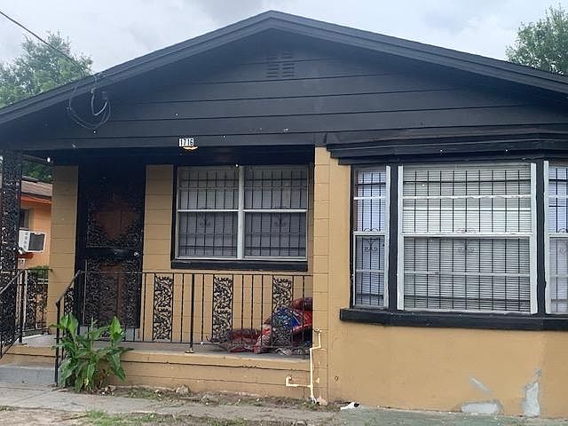 1st image of 1716 W 10th St