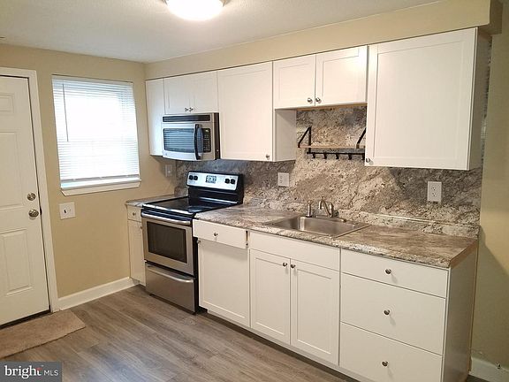 3rd image of 1016 N Central Ave