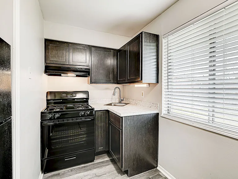 Ninth Avenue Apartments — Photo 47