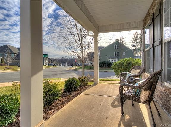 3rd image of 9038 Loch Glen Way