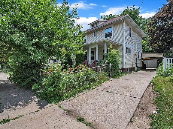 4th image of 1127 W Washtenaw St