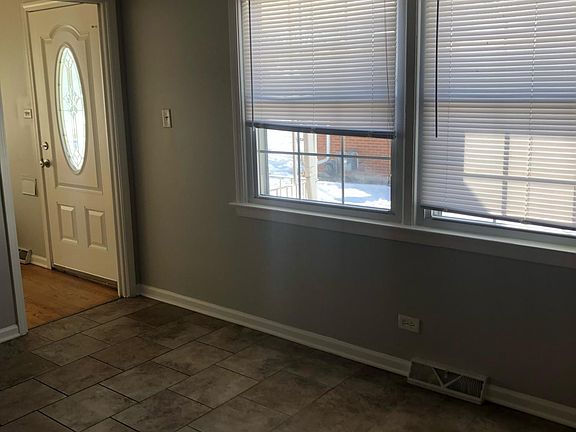 3rd image of 232 N Park Dr