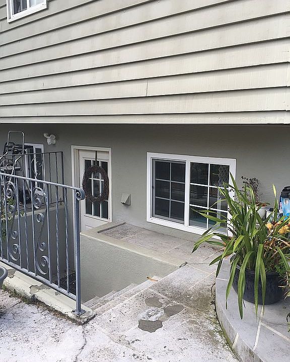 1st image of 1337 McBain Ave #2