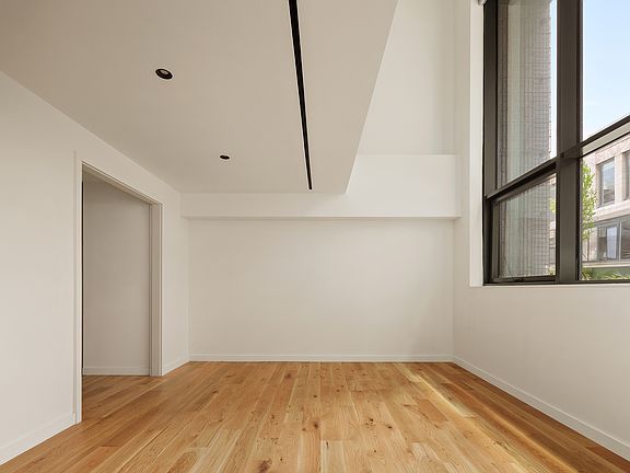 3rd image of 547 W 47th St Room 105