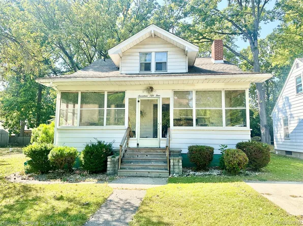 1754 Minnesota Ave, Marysville, MI 48040