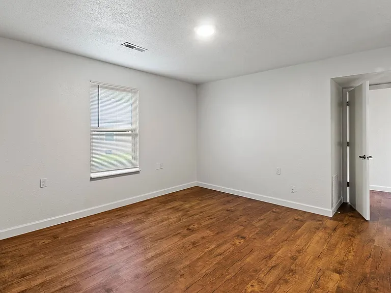 Metro Apartments At Bethalto — Photo 24