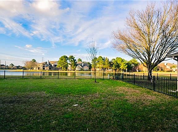 4th image of 16706 Mystic Harbor Ln