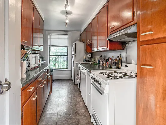 Rented by Brown Harris Stevens | media 10