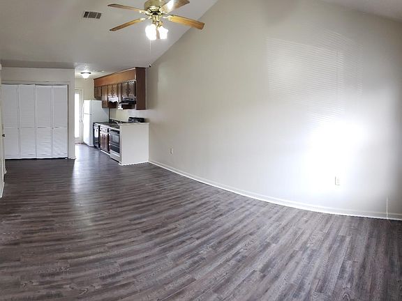 2nd image of 230 Lanier Dr #215