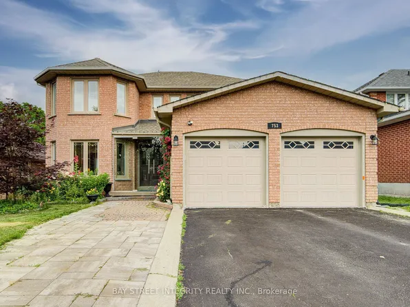 753 College Manor Dr, Newmarket, ON L3Y 8G6