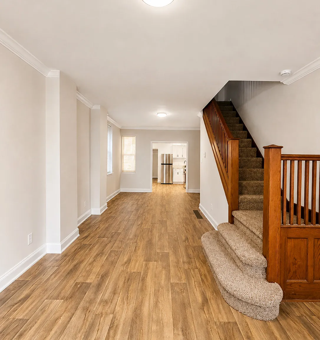 3-Bedroom Harrowgate Townhouse with Large Backyard — Photo 2