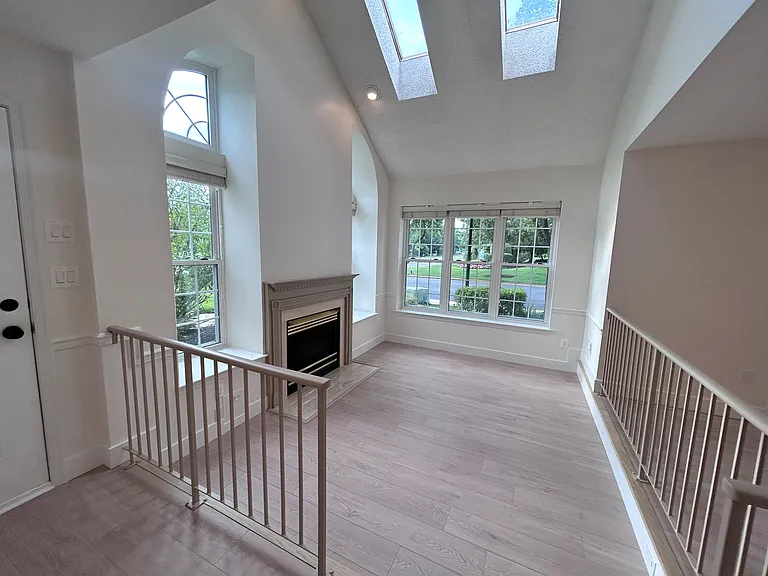203A Saxony Dr — Photo 5