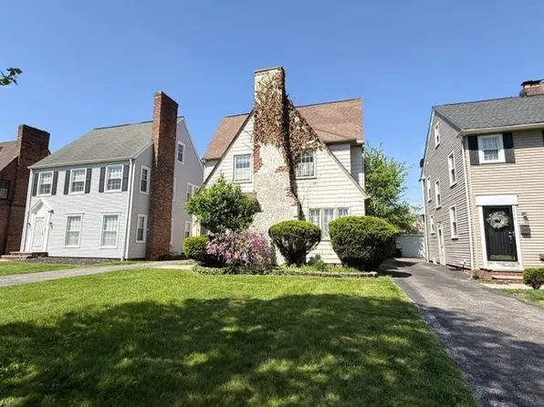 3574 Daleford Rd, Shaker Heights, OH 44120