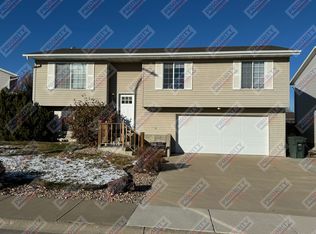 831 Sutherland Cove Ln, Gillette, WY 82718