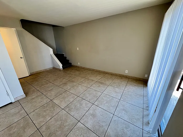 286 W Palomino Dr #98 — Photo 4