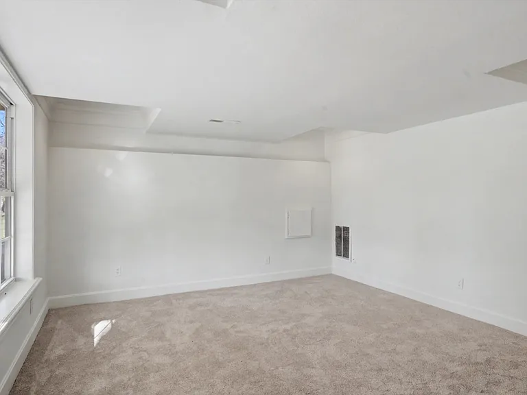 121 Hillside Dr — Photo 16