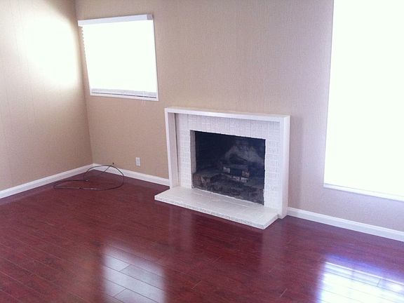 3rd image of 3470 Waverley St