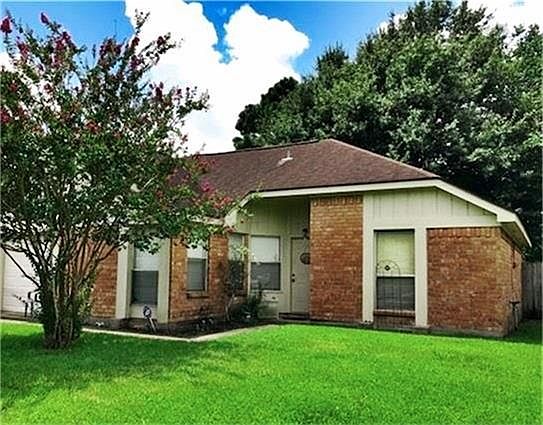 1st image of 2617 Village Circle Dr