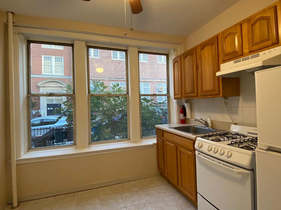 1st image of 102 Bay 35th St #1