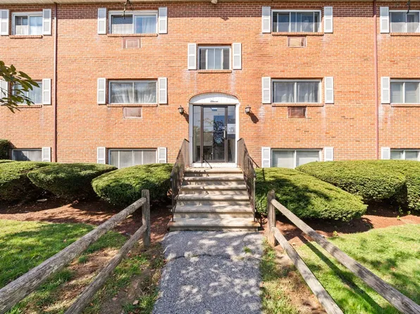 11 Glen Ave Unit 28, Chelmsford, MA 01824