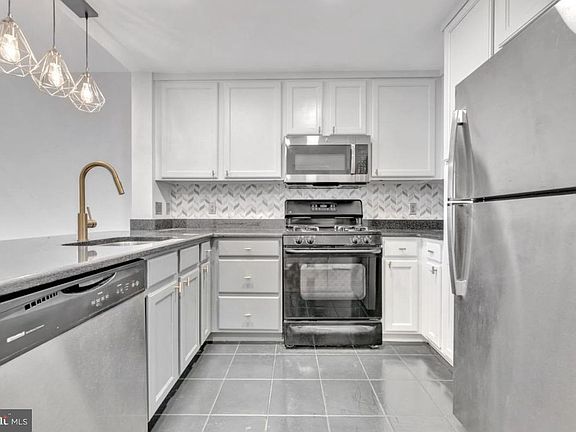4th image of 355 I St SW APT 615