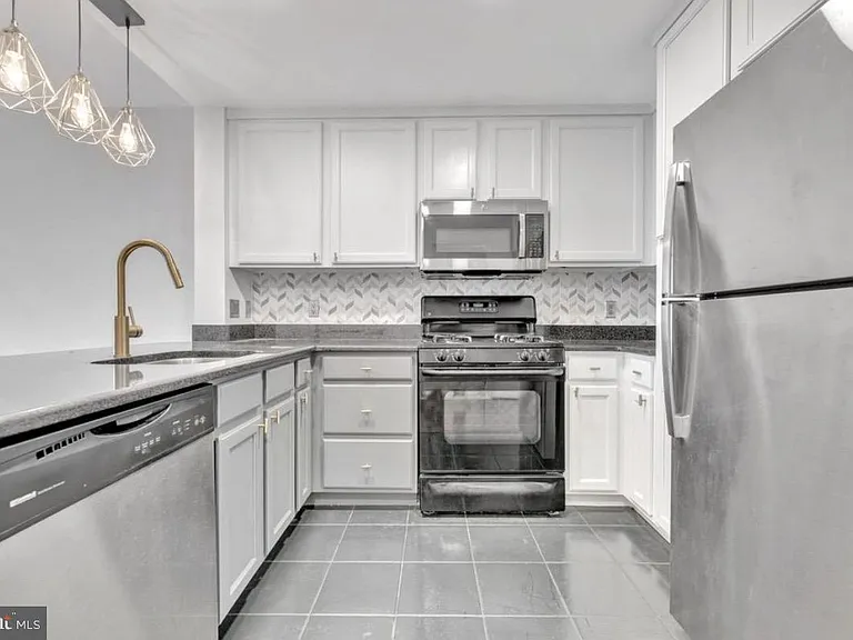 355 I St SW #615 — Photo 4