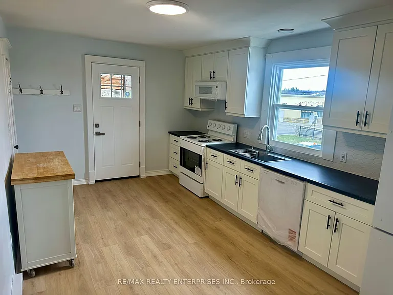 12993 Steeles Ave #UPPER — Photo 19
