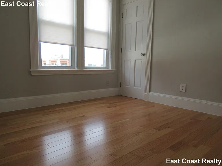 25 Linden St #3 — Photo 11