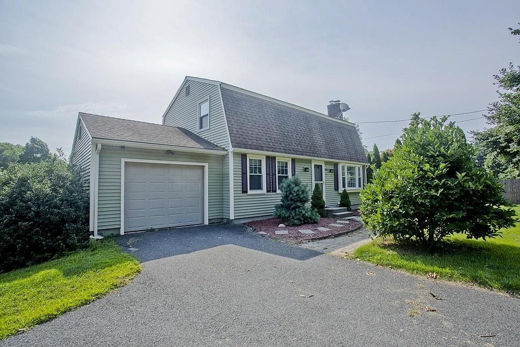 1009 Suffield St, Agawam, MA 01001 Zillow