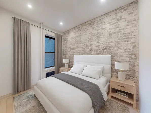 1031 Lorimer Street image 2 of 16