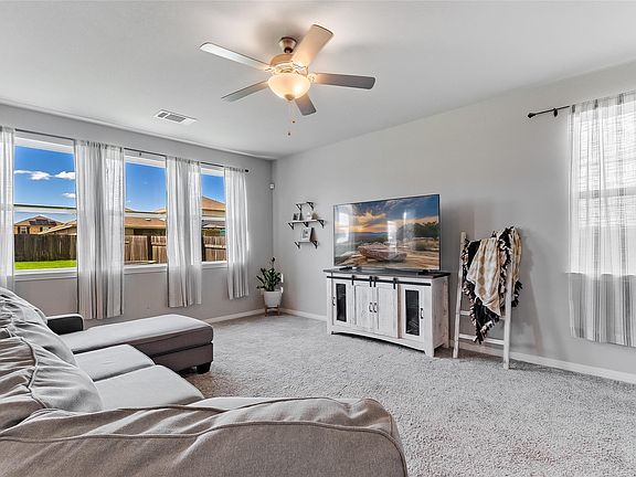 2nd image of 516 Longmount Cv