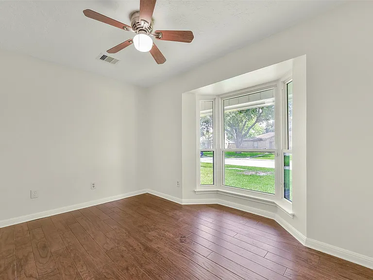 12011 Kirknoll Dr — Photo 28