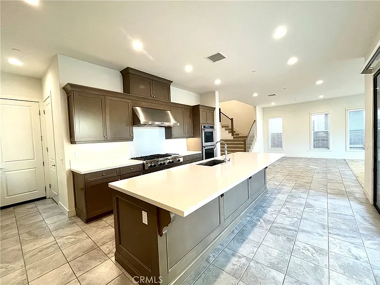 12040 Estrella Pl — Photo 7