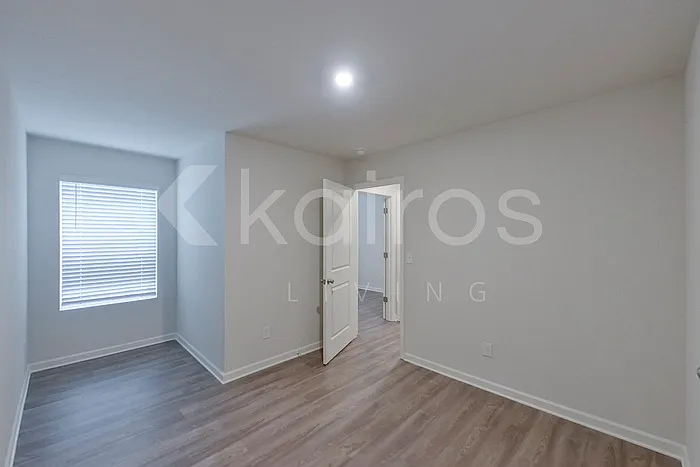528 Ivy Brook Way — Photo 16