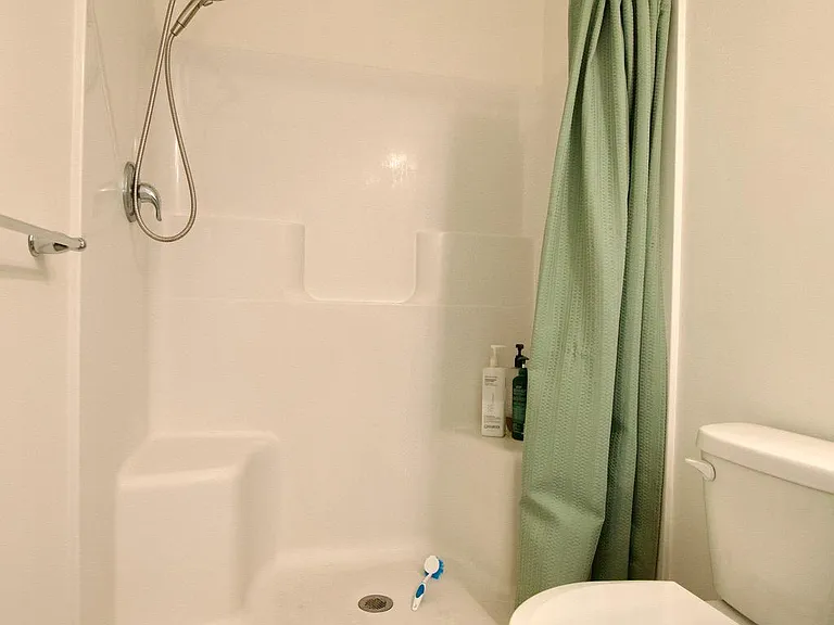 633 Keswick Ct — Photo 46