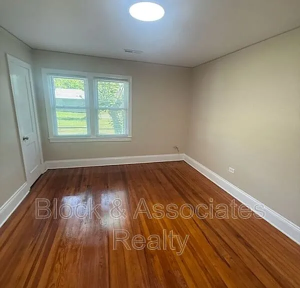 720 S Main St — Photo 5