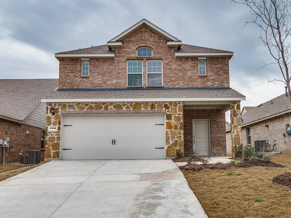 3905 Oak Creek Cir