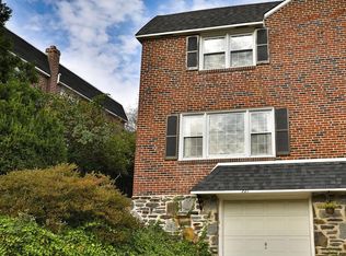 721 Hill Rd, Philadelphia, PA 19128